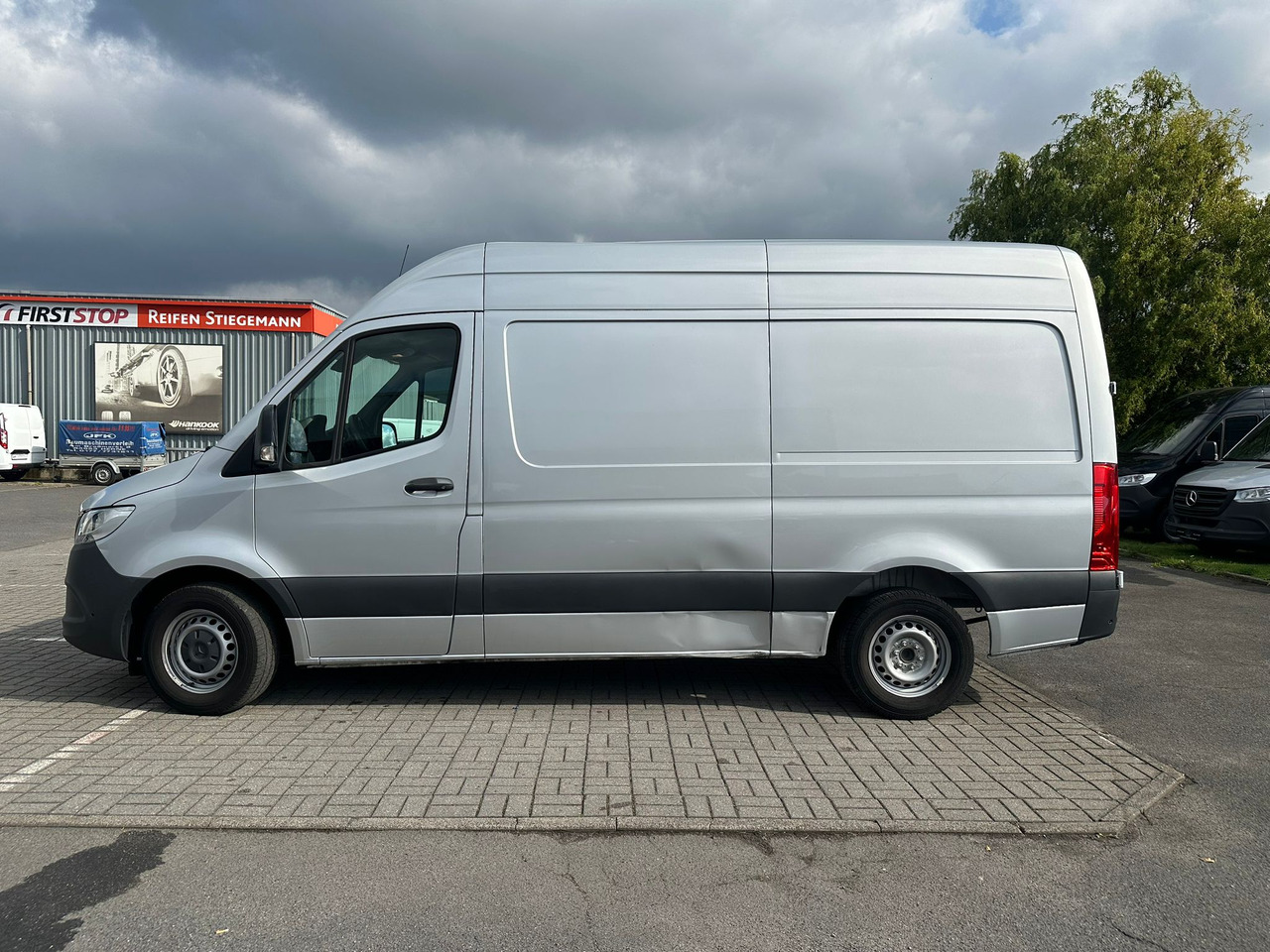 MERCEDES-BENZ Sprinter - Furgon: slika 3 MERCEDES-BENZ Sprinter - Furgon: slika 3