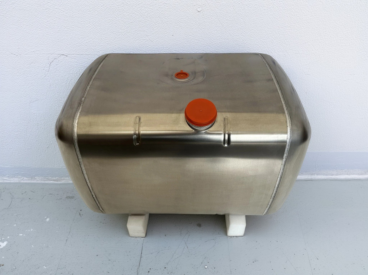 MERCEDES-BENZ - Rezervoar za gorivo: slika 1 MERCEDES-BENZ - Rezervoar za gorivo: slika 1