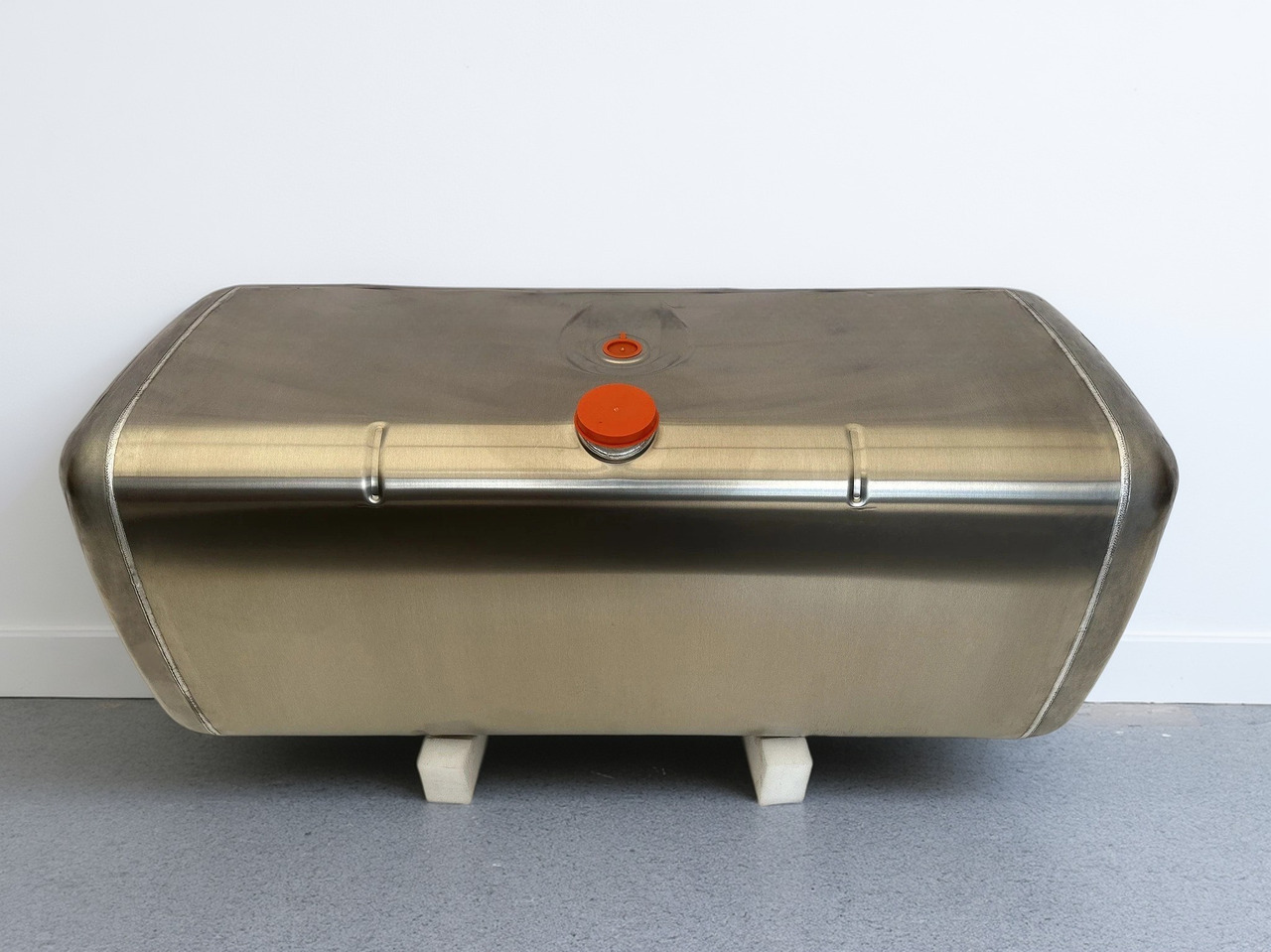 MERCEDES-BENZ - Rezervoar za gorivo: slika 1 MERCEDES-BENZ - Rezervoar za gorivo: slika 1