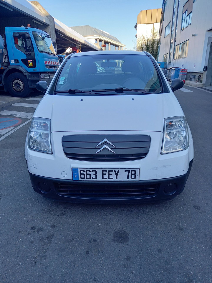 CITROEN C2 -Berline commerciale essence - 3 portes - 2 places - autoradio - BV 5 - 4CV - Carrosserie : Légères griffes sur bas de caisse côté droit (Voir photo) - Leger décalage aile avant gauche (Vo - Avtomobil: slika 1 CITROEN C2 -Berline commerciale essence - 3 portes - 2 places - autoradio - BV 5 - 4CV - Carrosserie : Légères griffes sur bas de caisse côté droit (Voir photo) - Leger décalage aile avant gauche (Vo - Avtomobil: slika 1