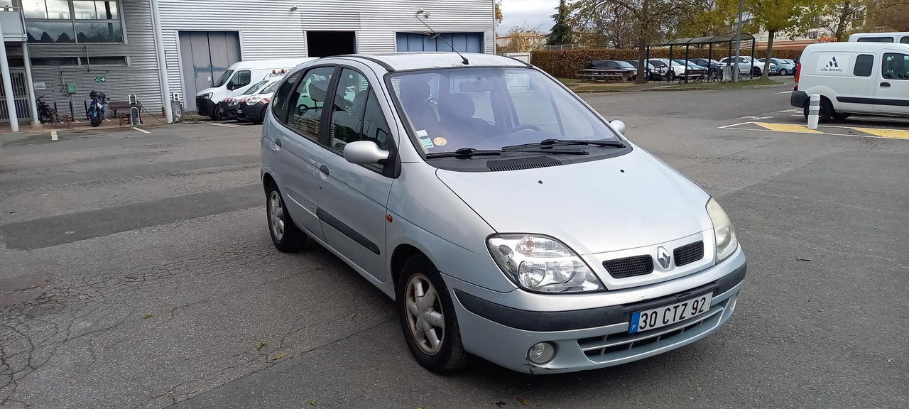 MEGANE ESSENCE (241) - Avtomobil: slika 1 MEGANE ESSENCE (241) - Avtomobil: slika 1