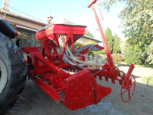 Kverneland DAS + Kverneland herse rotative - Sejalni kombajn: slika 4 Kverneland DAS + Kverneland herse rotative - Sejalni kombajn: slika 4