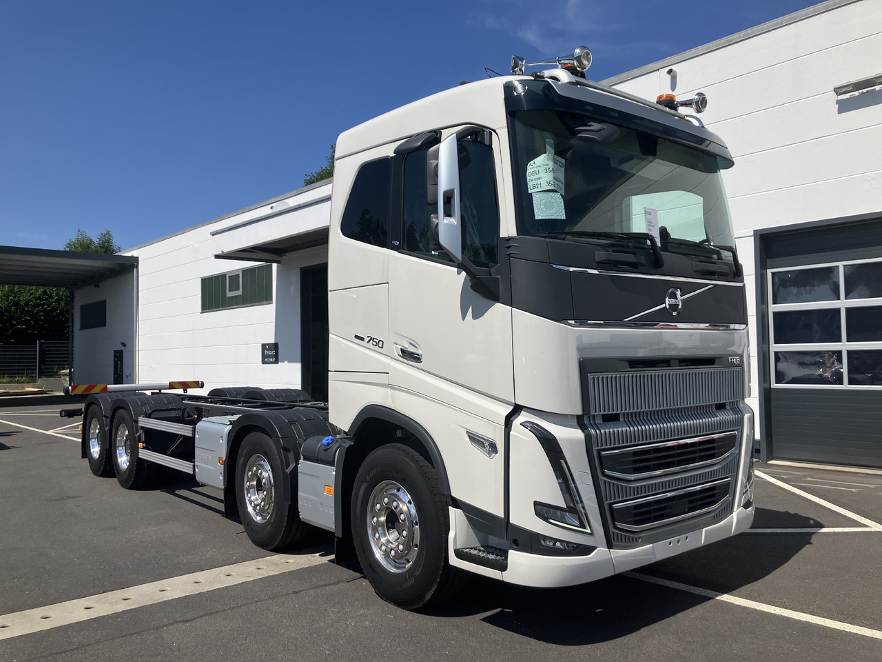 VOLVO FH16 750 8x4 Chassis - Tovornjak-šasija: slika 1 VOLVO FH16 750 8x4 Chassis - Tovornjak-šasija: slika 1