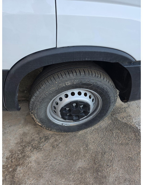 Iveco Daily 35S14 - Tovornjak-šasija: slika 4 Iveco Daily 35S14 - Tovornjak-šasija: slika 4
