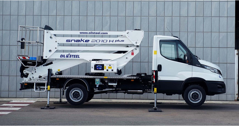 Oil & Steel Snake 2010 HE PLUS Sobre IVECO 35S14 Distancia entre ejes 3750 mm - Dvižna ploščad: slika 1 Oil & Steel Snake 2010 HE PLUS Sobre IVECO 35S14 Distancia entre ejes 3750 mm - Dvižna ploščad: slika 1