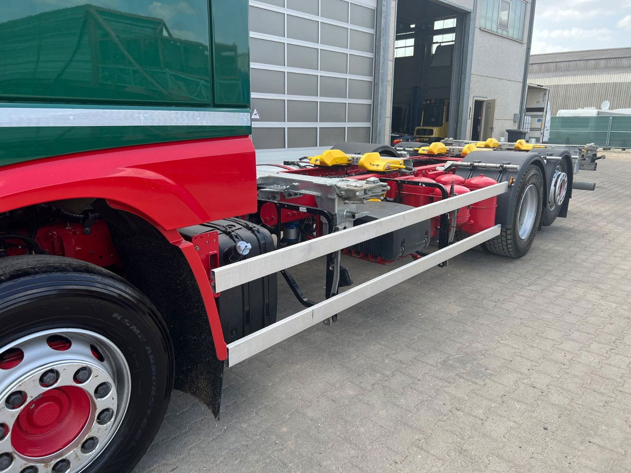 DAF XF 480 FAN SSC BDF C715/745 + Intarder + 2x Tank - Kontejnerski tovornjak/ Tovornjak z zamenljivim tovoriščem: slika 2 DAF XF 480 FAN SSC BDF C715/745 + Intarder + 2x Tank - Kontejnerski tovornjak/ Tovornjak z zamenljivim tovoriščem: slika 2