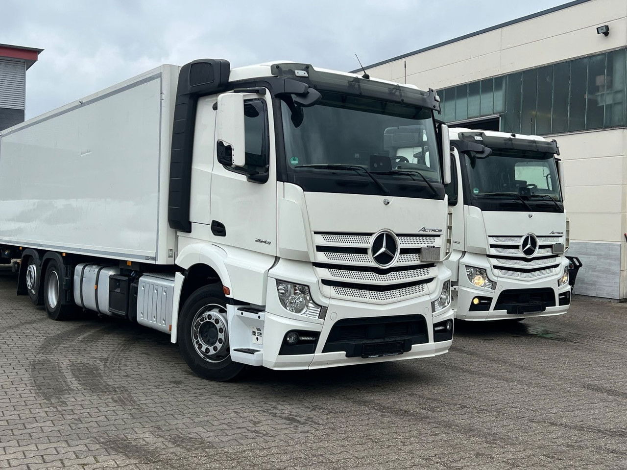 Mercedes-Benz Actros 2543 LBW Voll-Luft-Gefed-Lang Kof - Tovornjak zabojnik: slika 5 Mercedes-Benz Actros 2543 LBW Voll-Luft-Gefed-Lang Kof - Tovornjak zabojnik: slika 5