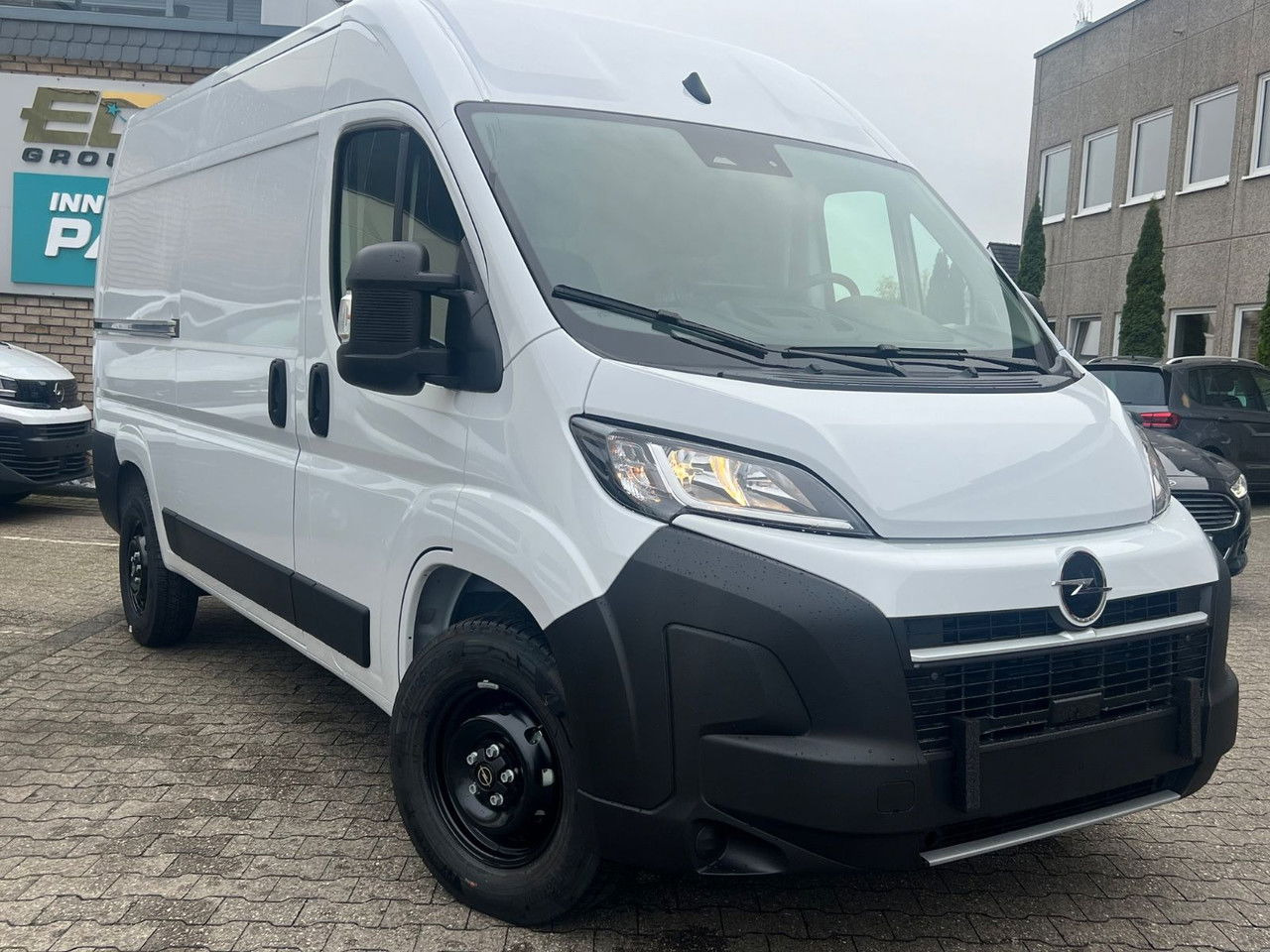 Opel Movano L2H2 140 Kasten Rückfahrkam Allwetter+ - Furgon: slika 3 Opel Movano L2H2 140 Kasten Rückfahrkam Allwetter+ - Furgon: slika 3