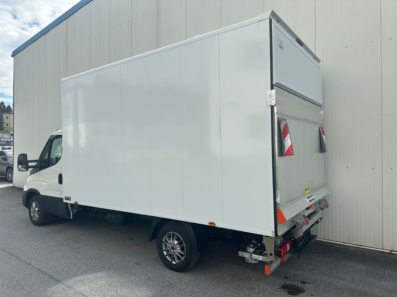 Iveco Daily 35S14 8g HiMatic LBW Mod 2025 - Dostavno vozilo z zabojnikom: slika 3 Iveco Daily 35S14 8g HiMatic LBW Mod 2025 - Dostavno vozilo z zabojnikom: slika 3