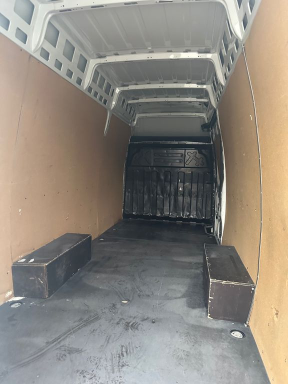 Iveco Daily 35S14 HiMatic L4H3 Maxi - Furgon: slika 5 Iveco Daily 35S14 HiMatic L4H3 Maxi - Furgon: slika 5
