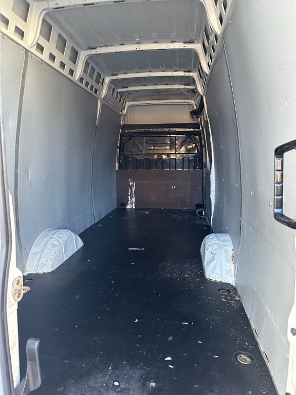 Iveco Daily 35S14 MAXI L4H3 HiMatic Iveco Daily 35S14 MAXI L4H3 HiMatic - Furgon: slika 5 Iveco Daily 35S14 MAXI L4H3 HiMatic Iveco Daily 35S14 MAXI L4H3 HiMatic - Furgon: slika 5