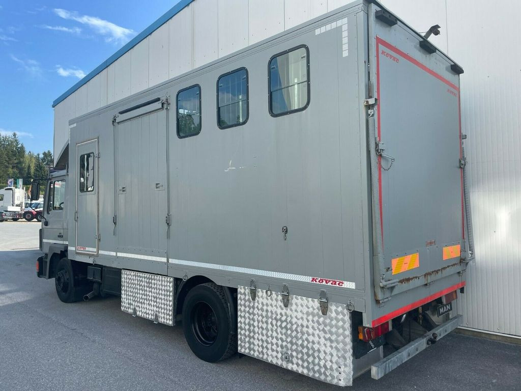 MAN 12.192 Pferdetransporter MAN 12.192 Pferdetransporter - Tovornjak za prevoz konj: slika 4 MAN 12.192 Pferdetransporter MAN 12.192 Pferdetransporter - Tovornjak za prevoz konj: slika 4