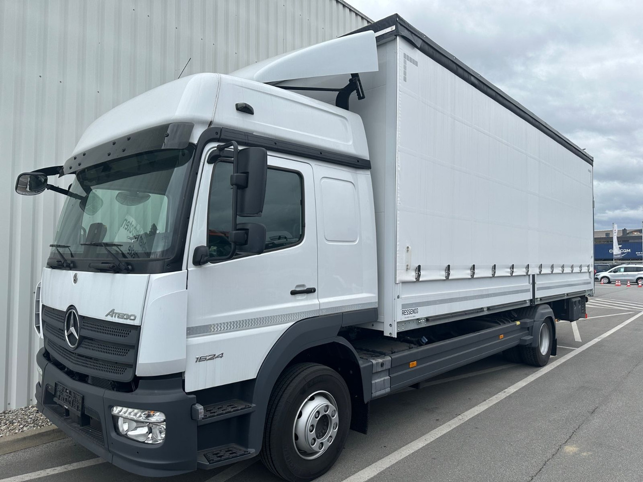 Mercedes-Benz Atego 1524 BigSpace LBW Navi/Kamera Mercedes-Benz Atego 1524 BigSpace LBW Navi/Kamera - Tovornjak s ponjavo: slika 1 Mercedes-Benz Atego 1524 BigSpace LBW Navi/Kamera Mercedes-Benz Atego 1524 BigSpace LBW Navi/Kamera - Tovornjak s ponjavo: slika 1