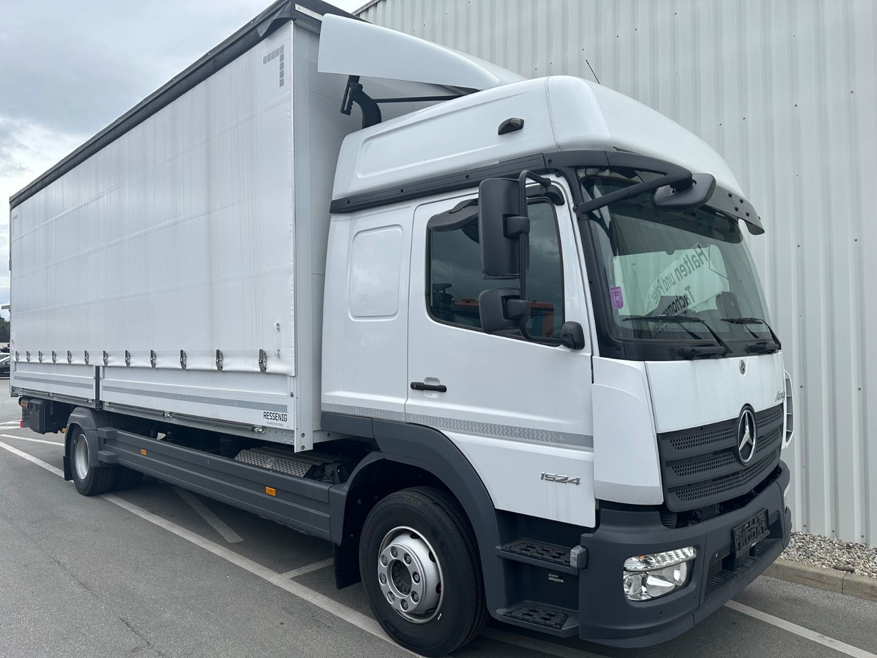 Mercedes-Benz Atego 1524 BigSpace LBW Navi/Kamera Mercedes-Benz Atego 1524 BigSpace LBW Navi/Kamera - Tovornjak s ponjavo: slika 2 Mercedes-Benz Atego 1524 BigSpace LBW Navi/Kamera Mercedes-Benz Atego 1524 BigSpace LBW Navi/Kamera - Tovornjak s ponjavo: slika 2