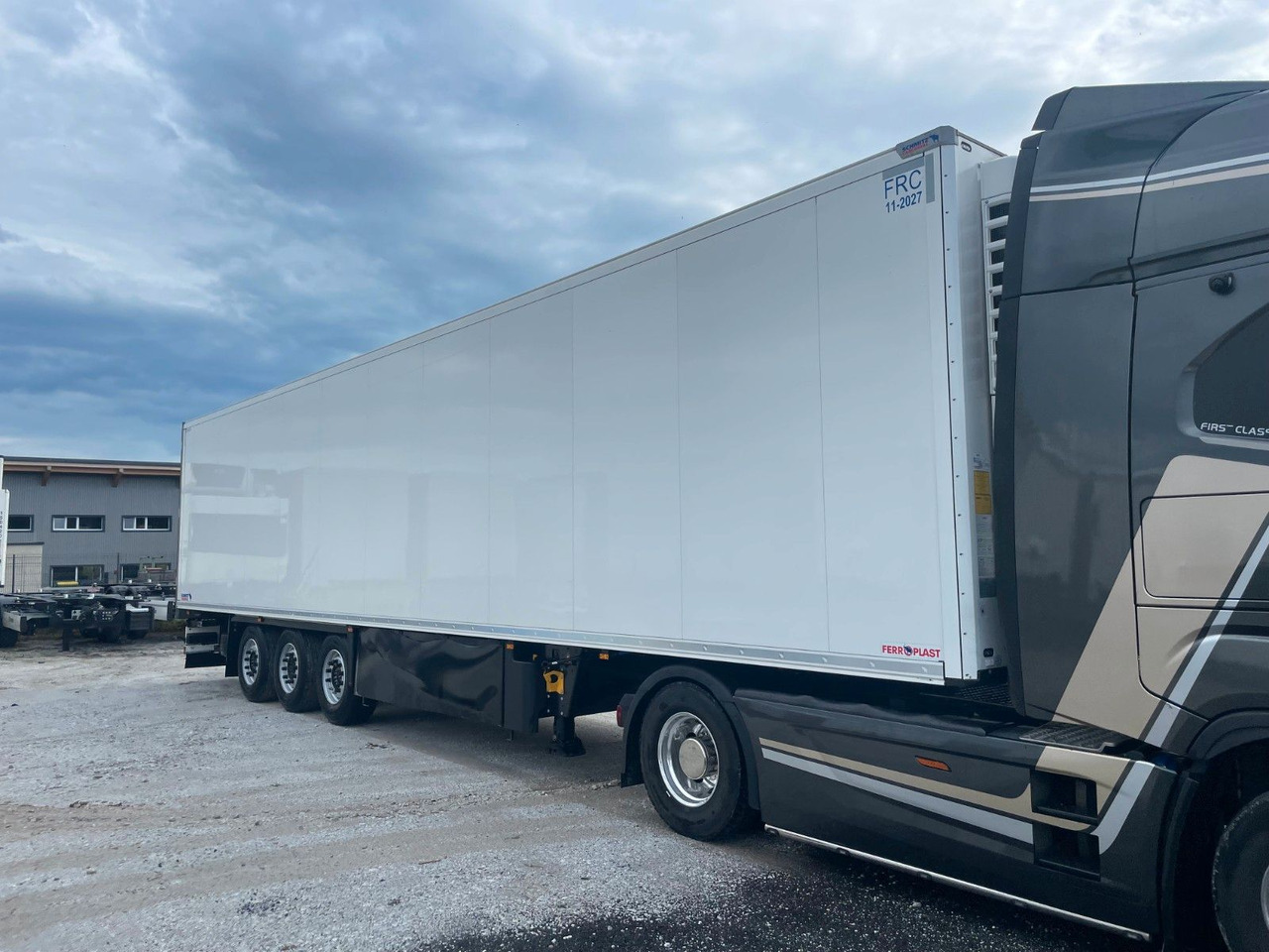 Schmitz Cargobull SKO 24 Cool V7 DoppelStock Blumenbreit - Polprikolica zabojnik: slika 2 Schmitz Cargobull SKO 24 Cool V7 DoppelStock Blumenbreit - Polprikolica zabojnik: slika 2