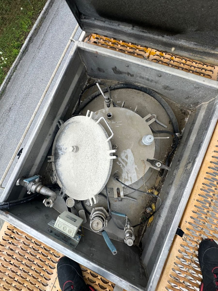 Schwarzmüller Chemi L4BH 42050L Lift BPW - Polprikolica cisterna: slika 5 Schwarzmüller Chemi L4BH 42050L Lift BPW - Polprikolica cisterna: slika 5