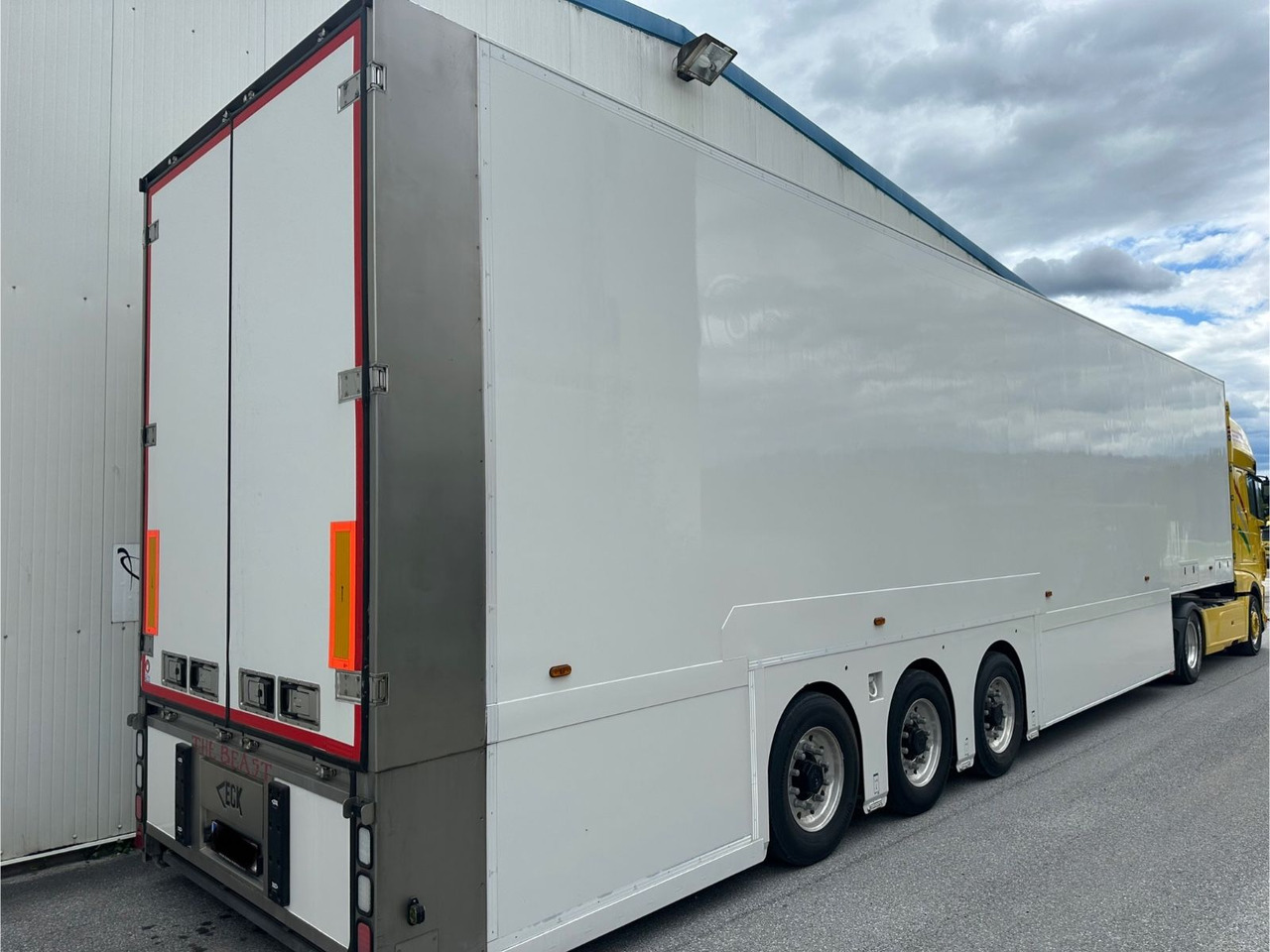 Van Eck Dubbeldeck T3Z Carrier Multi/Temp - Polprikolica zabojnik: slika 3 Van Eck Dubbeldeck T3Z Carrier Multi/Temp - Polprikolica zabojnik: slika 3