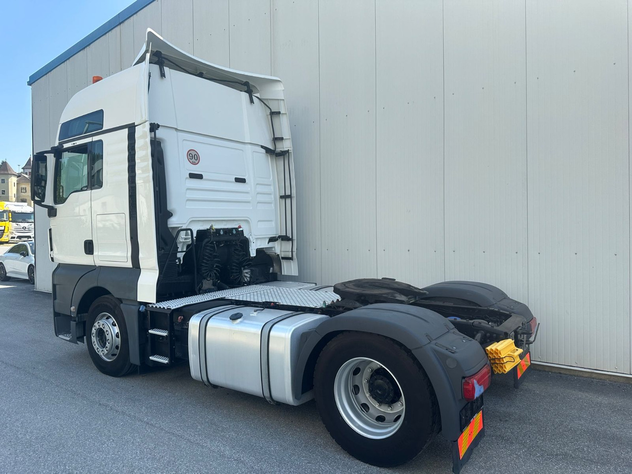 MAN TGX 18.460 XXL Intarder/Standklima - Vlačilec: slika 3 MAN TGX 18.460 XXL Intarder/Standklima - Vlačilec: slika 3