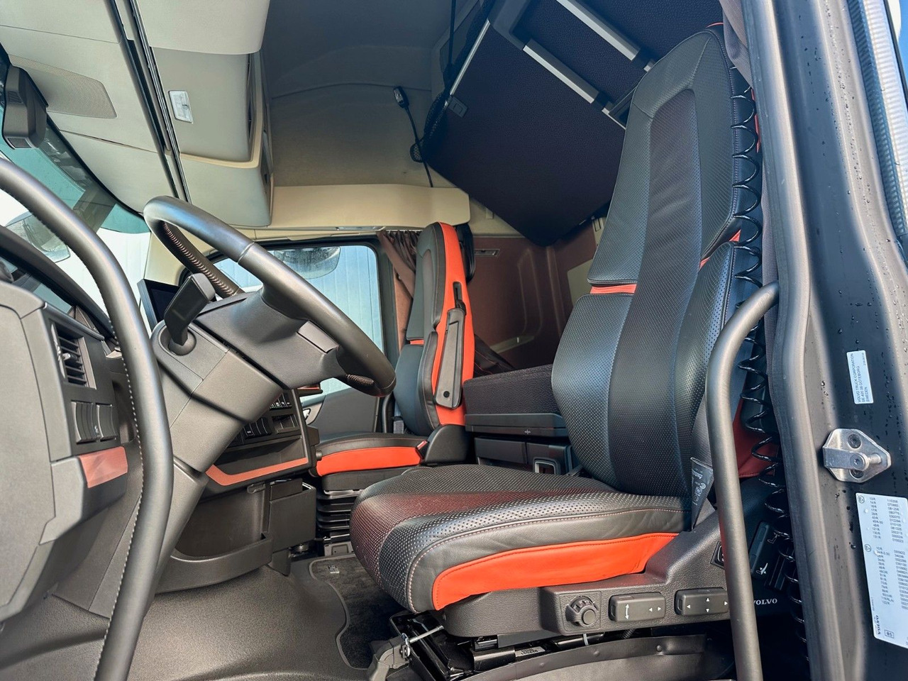 Volvo FH 750 XL Retarder Vollausstattung - Vlačilec: slika 5 Volvo FH 750 XL Retarder Vollausstattung - Vlačilec: slika 5