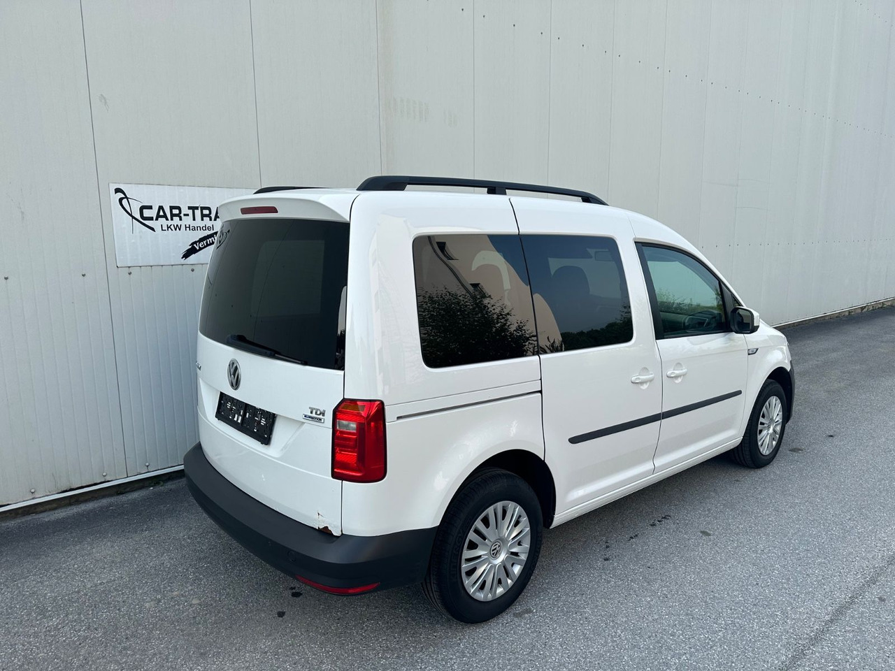Volkswagen Caddy 2,0TDI 75kW BMT Beach - Potniški kombi: slika 4 Volkswagen Caddy 2,0TDI 75kW BMT Beach - Potniški kombi: slika 4