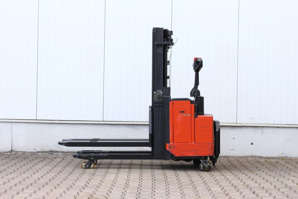 BT LSF1250 Triplex mit Initialhub - Stroj za zlaganje: slika 4 BT LSF1250 Triplex mit Initialhub - Stroj za zlaganje: slika 4