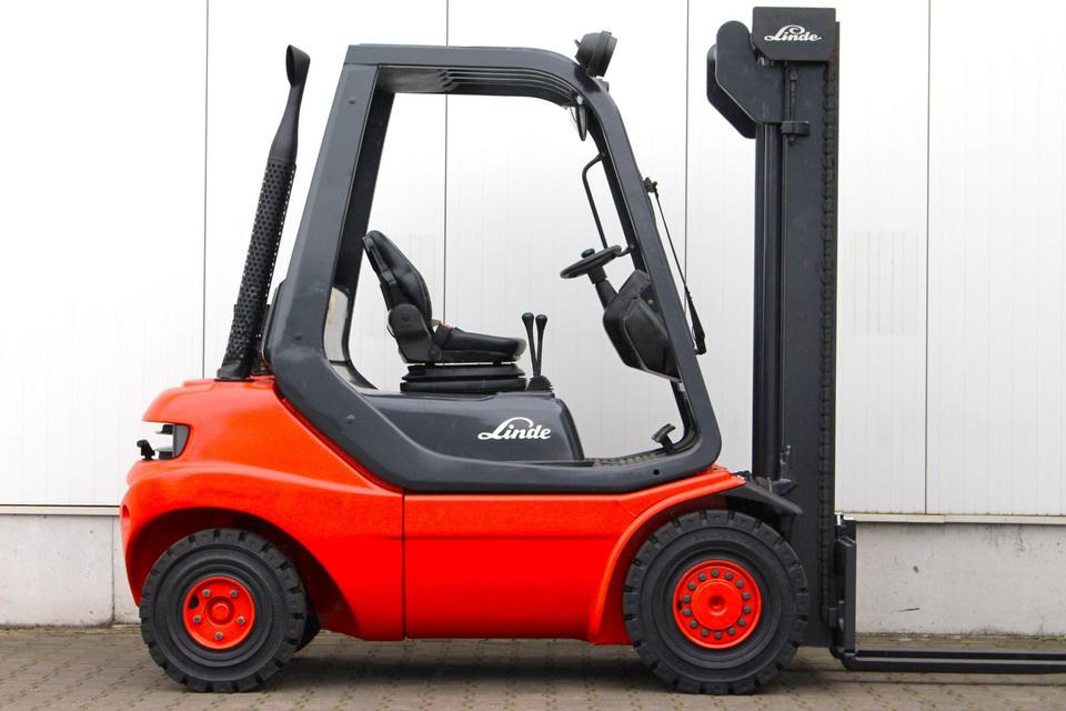 LINDE H20D Diesel TOP Zustand - UVV NEU - Diesel viličar: slika 3 LINDE H20D Diesel TOP Zustand - UVV NEU - Diesel viličar: slika 3