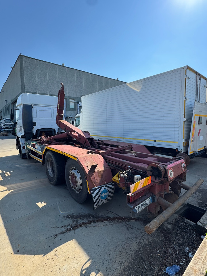 IVECO MAGIRUS 240E42 Gancio Scarrabile - Tovornjak s kesonom: slika 4 IVECO MAGIRUS 240E42 Gancio Scarrabile - Tovornjak s kesonom: slika 4