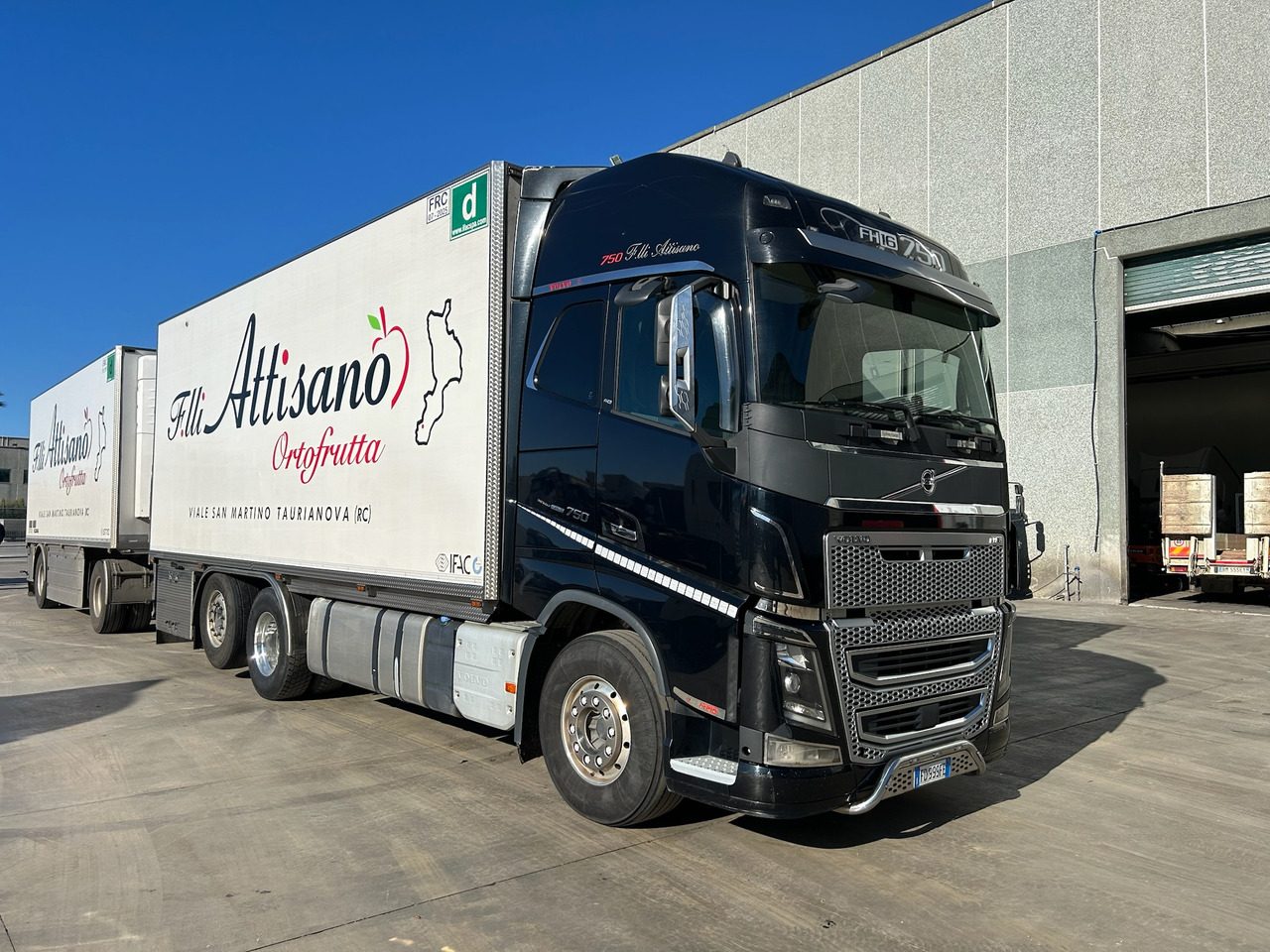 VOLVO FH 750 - Tovornjak hladilnik: slika 1 VOLVO FH 750 - Tovornjak hladilnik: slika 1