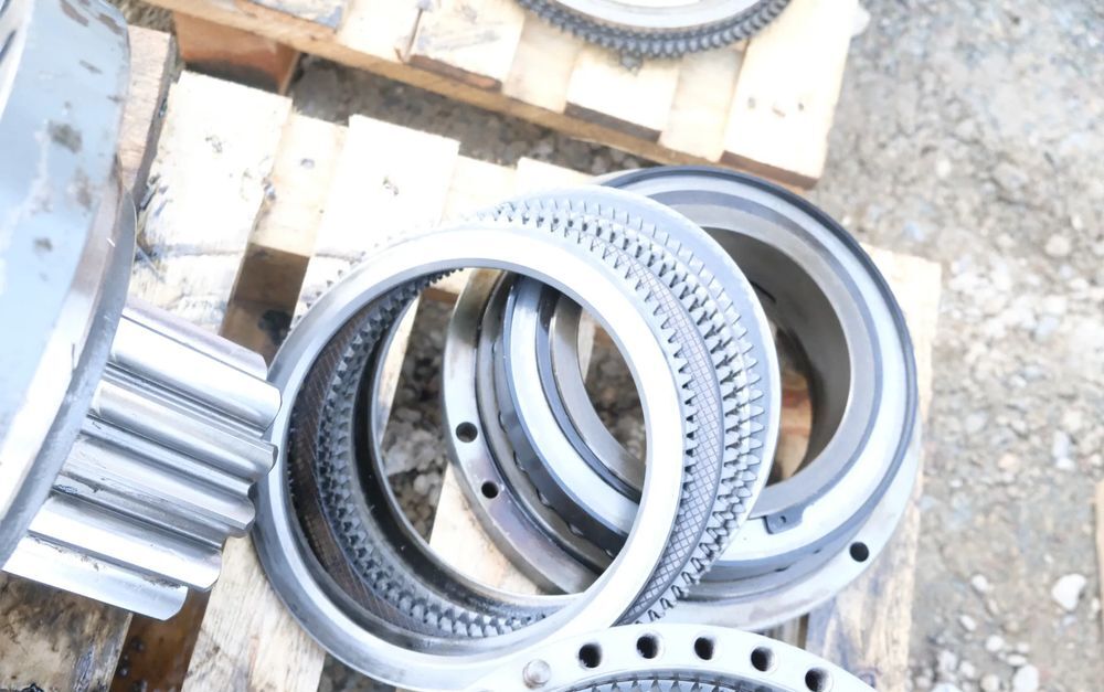 Reduktor obrotu SAT 275/261 R906,R916,R922,R924,R926 liebherr - Transmission za Gradbeni stroj: slika 4 Reduktor obrotu SAT 275/261 R906,R916,R922,R924,R926 liebherr - Transmission za Gradbeni stroj: slika 4