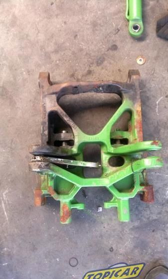 JOHN DEERE WÓZEK ŁAWA PRZÓD Support L155254 - Vzmetenje za Kmetijski stroj: slika 4 JOHN DEERE WÓZEK ŁAWA PRZÓD Support L155254 - Vzmetenje za Kmetijski stroj: slika 4