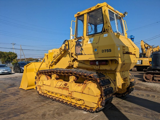 KOMATSU D75S-5 - Nakladalec goseničar: slika 4 KOMATSU D75S-5 - Nakladalec goseničar: slika 4