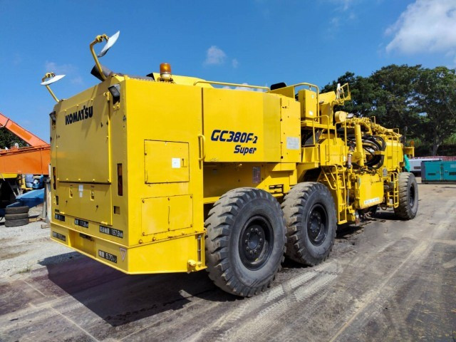 KOMATSU GC380F-2 - Freza za asfalt: slika 3 KOMATSU GC380F-2 - Freza za asfalt: slika 3