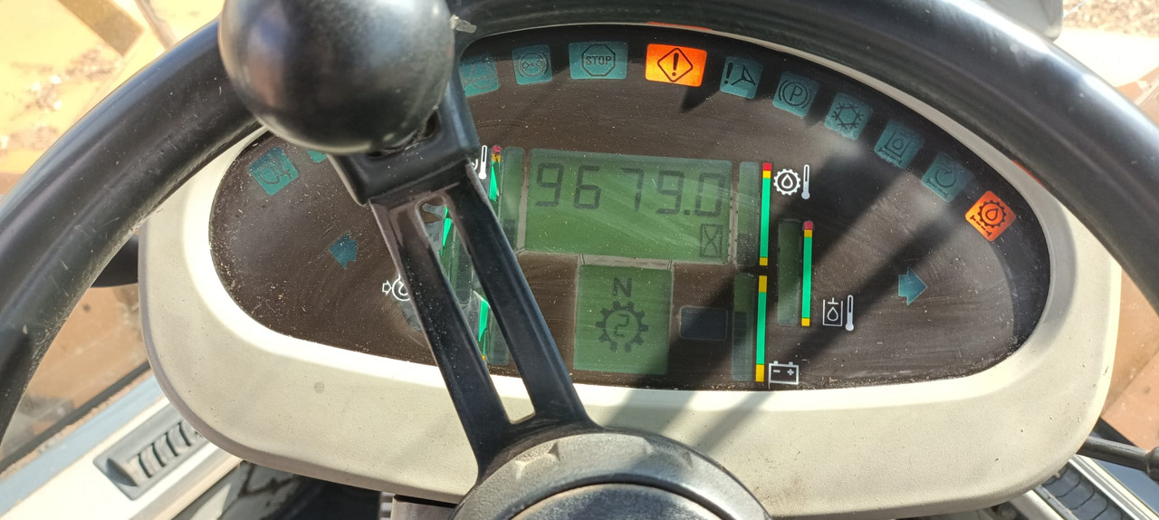 CASAE 812C - Kolesni nakladalec: slika 3 CASAE 812C - Kolesni nakladalec: slika 3