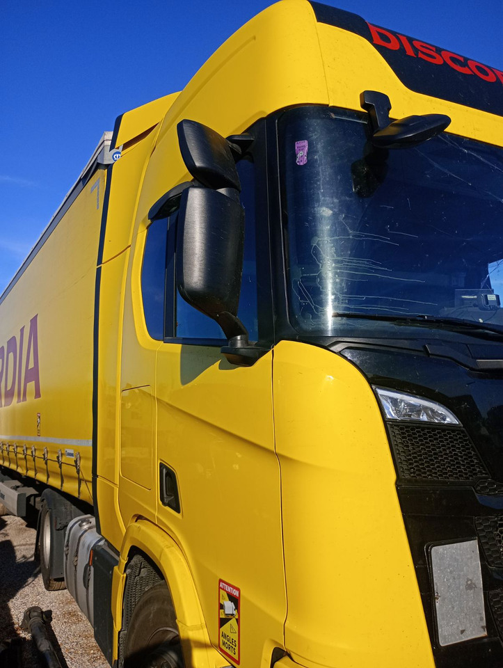 SCANIA R460 SUPER, Location: Villareal, Spain - Vlačilec: slika 1 SCANIA R460 SUPER, Location: Villareal, Spain - Vlačilec: slika 1