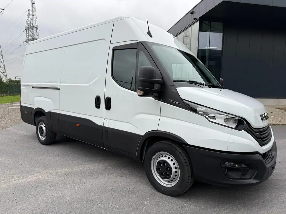 Iveco Daily 35-140 *L3H2*DISPO DE STOCK*Airco*Cruise control - Furgon: slika 2 Iveco Daily 35-140 *L3H2*DISPO DE STOCK*Airco*Cruise control - Furgon: slika 2