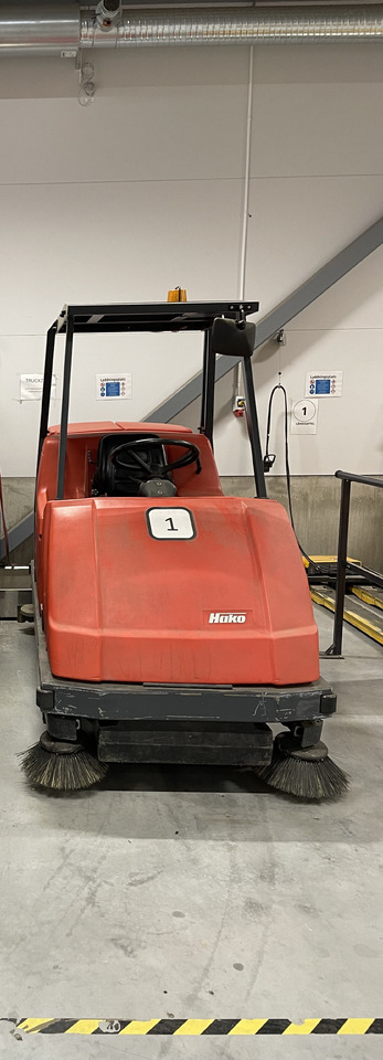 Hako Hakomatic B 1100 - Industrijski pometalni stroj: slika 1 Hako Hakomatic B 1100 - Industrijski pometalni stroj: slika 1