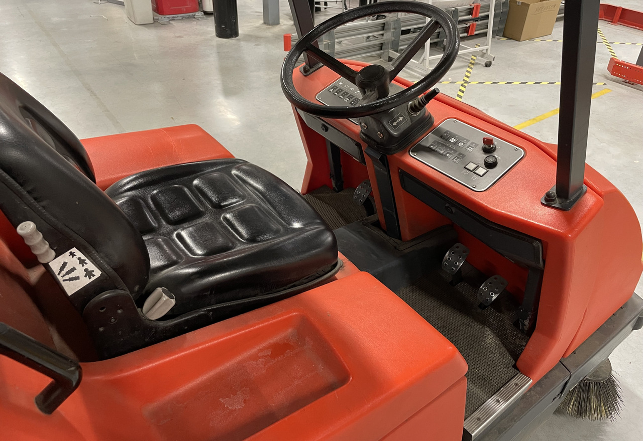 Hako Hakomatic B 1100 - Industrijski pometalni stroj: slika 3 Hako Hakomatic B 1100 - Industrijski pometalni stroj: slika 3