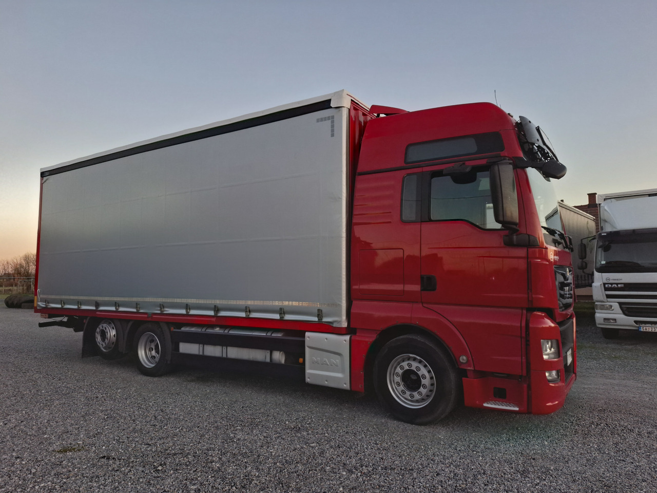 MAN TGX 26.440 E6 - Tovornjak s ponjavo: slika 5 MAN TGX 26.440 E6 - Tovornjak s ponjavo: slika 5