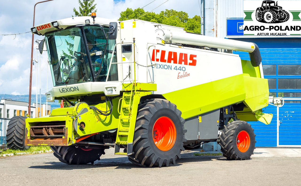 CLAAS LEXION 440 EVOLUTION - 2003 ROK + CLAAS VARIO 600 - 2014 ROK - Kombajn harvester: slika 1 CLAAS LEXION 440 EVOLUTION - 2003 ROK + CLAAS VARIO 600 - 2014 ROK - Kombajn harvester: slika 1