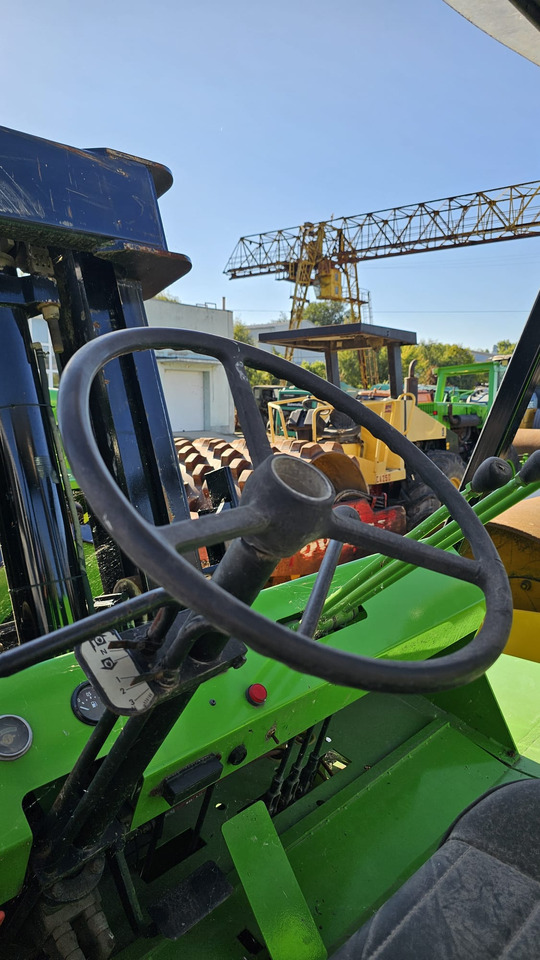 Terenski viličar CATERPILLAR V330B: slika 14