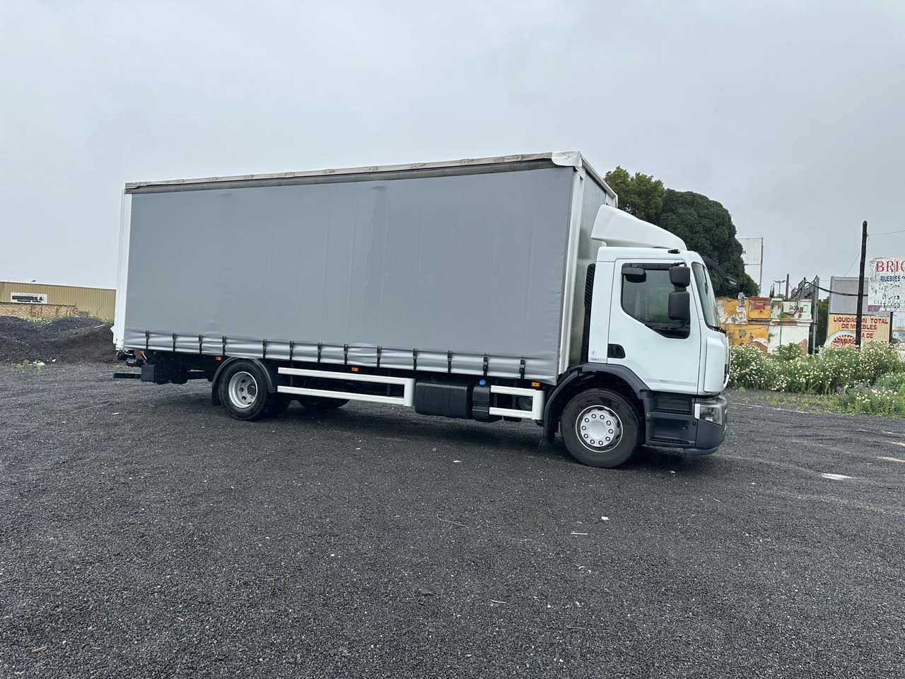 RENAULT PREMIUM 380 - Tovornjak s ponjavo: slika 2 RENAULT PREMIUM 380 - Tovornjak s ponjavo: slika 2
