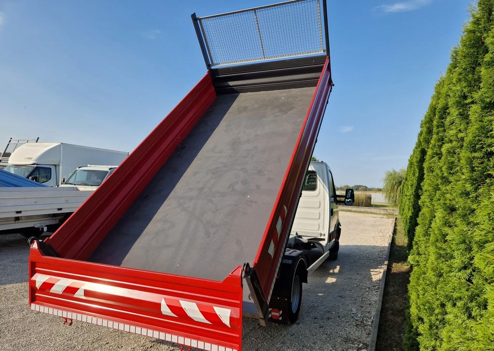 Iveco 35C15 3.0 - Dostavno vozilo prekucnik: slika 4 Iveco 35C15 3.0 - Dostavno vozilo prekucnik: slika 4