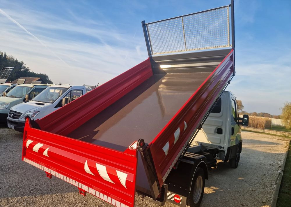 Iveco 35c15 3.0 - Dostavno vozilo prekucnik: slika 4 Iveco 35c15 3.0 - Dostavno vozilo prekucnik: slika 4