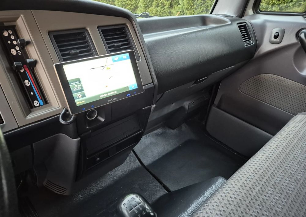 Dostavno vozilo z zabojnikom Nissan ATLEON 3.0 150KM: slika 9 Dostavno vozilo z zabojnikom Nissan ATLEON 3.0 150KM: slika 9