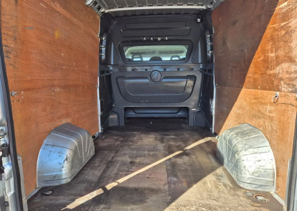 Peugeot Boxer 130KM Brygadówka L3H2 - Dostavno vozilo z dvojno kabino: slika 4 Peugeot Boxer 130KM Brygadówka L3H2 - Dostavno vozilo z dvojno kabino: slika 4