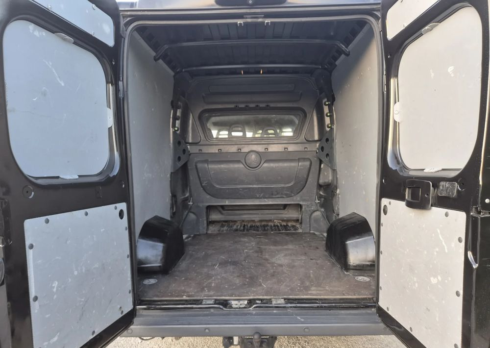 Peugeot Boxer 2.2 130KM Dubel kabina - Furgon: slika 4 Peugeot Boxer 2.2 130KM Dubel kabina - Furgon: slika 4