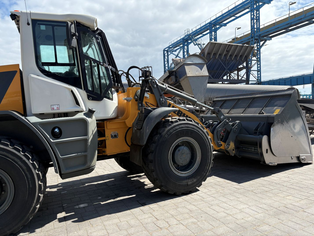 LIEBHERR L538 - Kolesni nakladalec: slika 2 LIEBHERR L538 - Kolesni nakladalec: slika 2