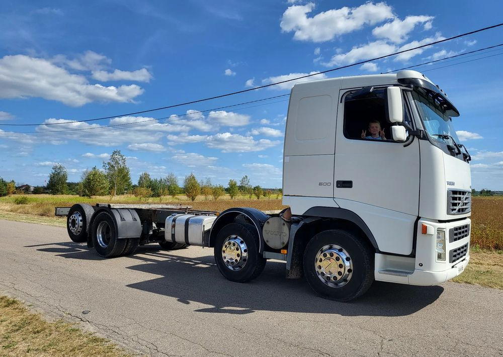 Volvo FH 500 8x2 - Tovornjak-šasija: slika 1 Volvo FH 500 8x2 - Tovornjak-šasija: slika 1