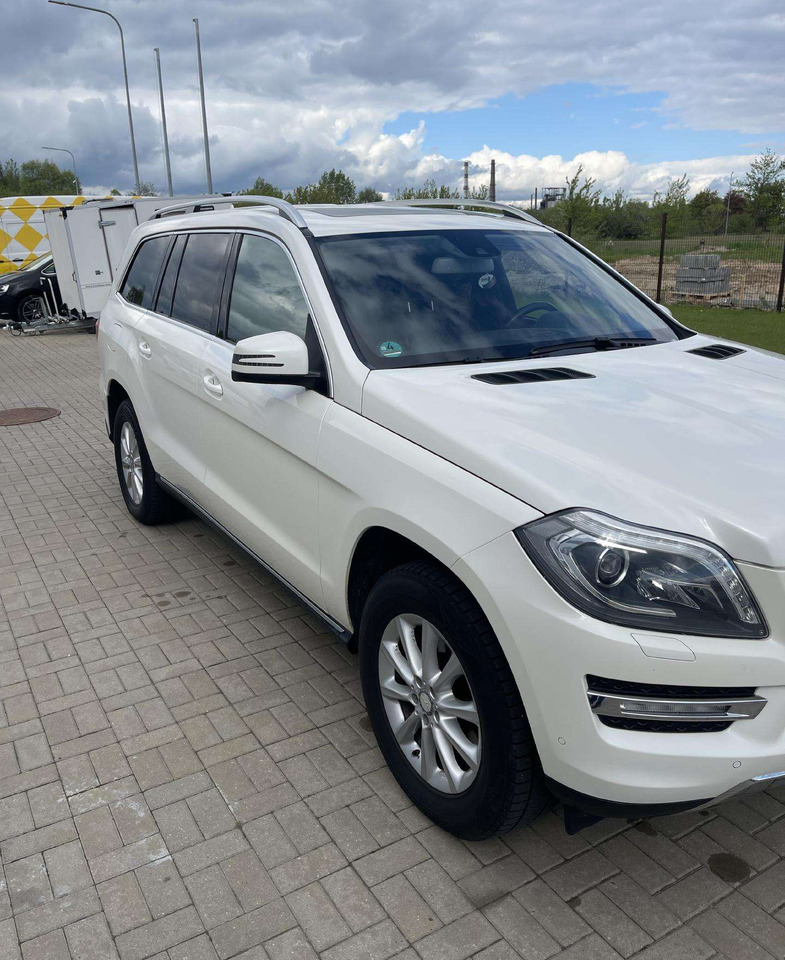 Mercedes-Benz GL350 - SUV: slika 2 Mercedes-Benz GL350 - SUV: slika 2