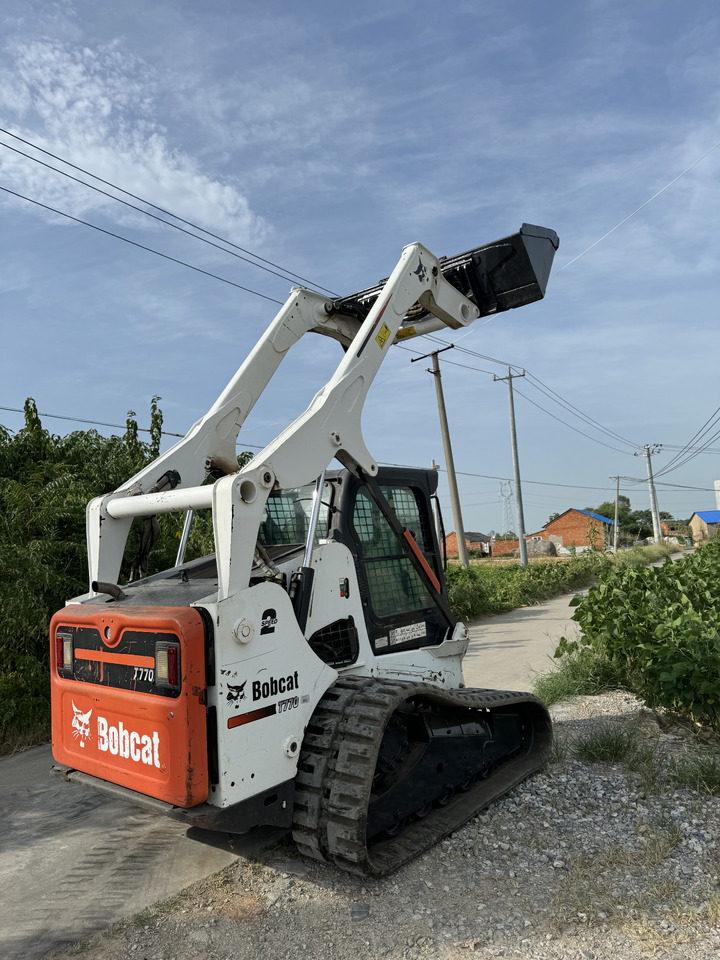 BOBCAT T770 skid steer loader American original Mining/Agriculture/Urban Construction - Kompaktni nakladalnik na gosenicah: slika 1 BOBCAT T770 skid steer loader American original Mining/Agriculture/Urban Construction - Kompaktni nakladalnik na gosenicah: slika 1